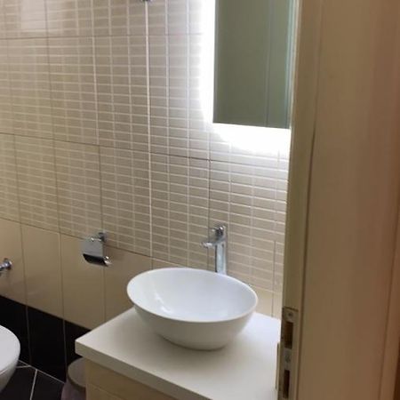 Theasis Apartment Pera Gyalos Екстериор снимка