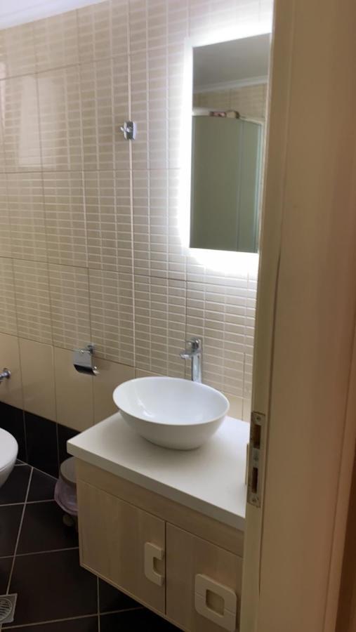 Theasis Apartment Pera Gyalos Екстериор снимка